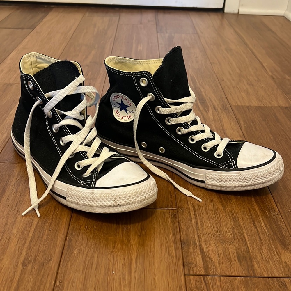 Black High Too Converses